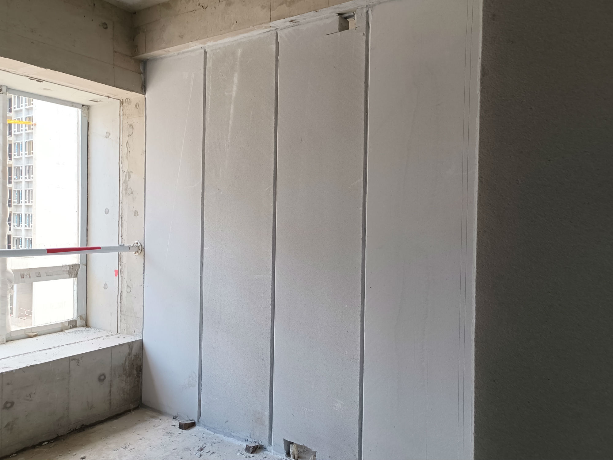 alc輕質(zhì)隔墻板安裝成本高嗎？